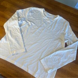 Lululemon Woman’s White/Gray Long Sleeve Shirt Size 6